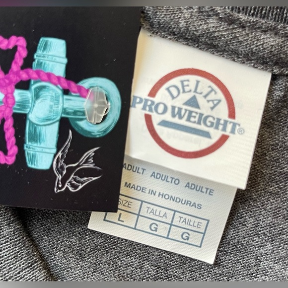 NWT Southern Attitude Funny Graphic Tee Shirt Size L WORDS Keeping My MOUTH SHUT - Picture 5 of 5